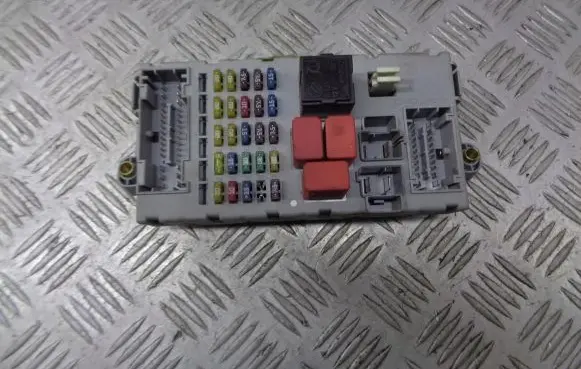 Fiat Croma Fuse box cover 46846745