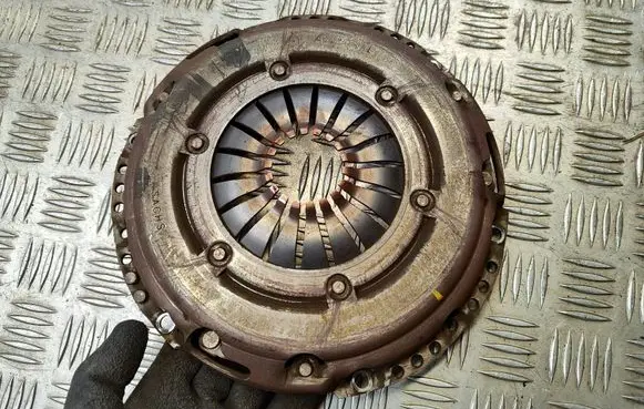 Volkswagen Golf VII Pressure plate 04F141025 04E141025