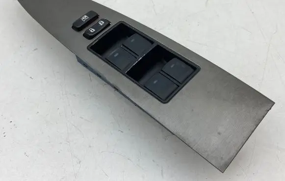 Toyota Avensis T270 Electric window control switch 8404005020 7423205200 7423205210