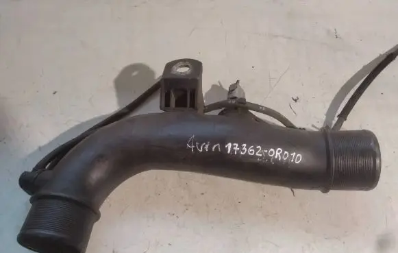Toyota Avensis T250 Intercooler hose/pipe 173620R010