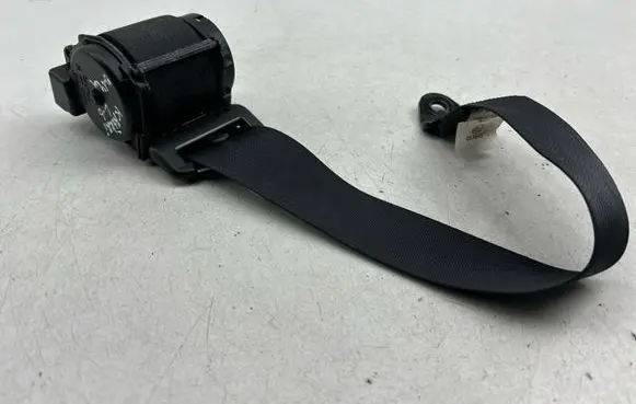 Rear seatbelt