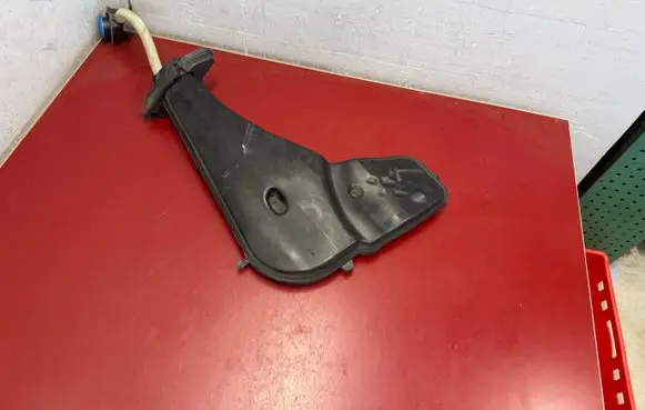 BMW X3 G01 Windshield washer fluid reservoir/tank 7399029 61667399029