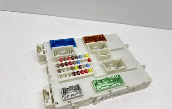 Volvo V40 Fuse module 31394963 023828 9044274924