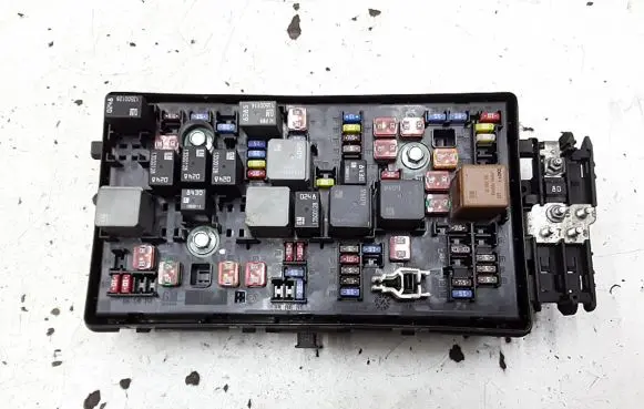 Opel Insignia A Fuse module