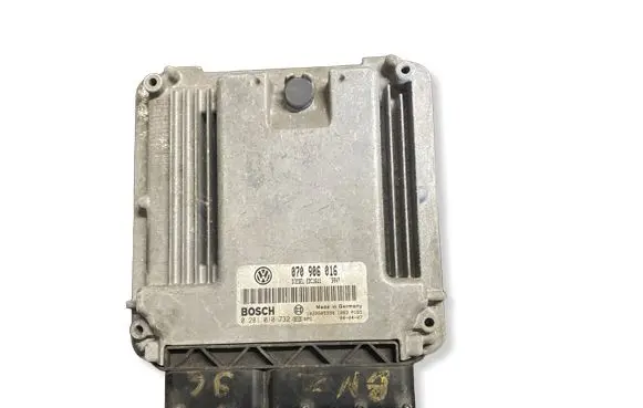 Volkswagen Transporter - Caravelle T5 Engine control unit/module 070906016