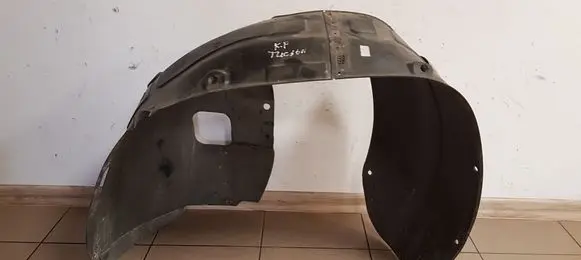 Front wheel arch liner splash guards