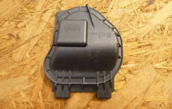 Volkswagen Transporter - Caravelle T6 Headlight/headlamp dust cover 7E0941608A