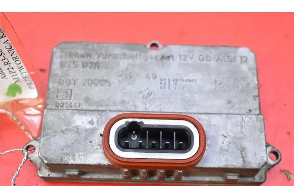 Audi A8 S8 D3 4E Voltage converter/converter module 5DV00829000