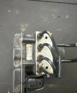 Audi A6 S6 C6 4F ABS Pump 4F0614517A 4F0910517E