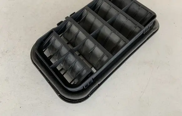 Audi A8 S8 D4 4H Quarter panel pressure vent 4E0819181C