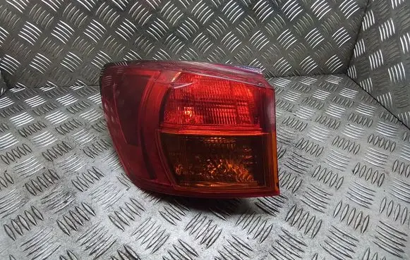 Lexus IS 220D-250-350 Rear/tail lights