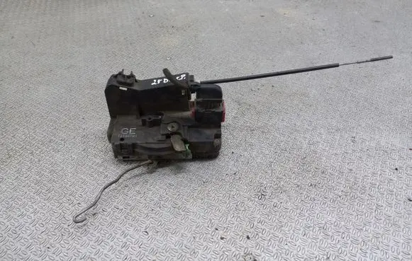 Opel Combo C Front door lock 13154791