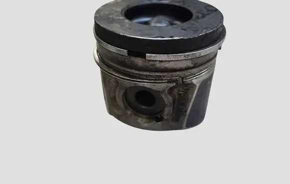 Ford Mondeo MK IV Piston