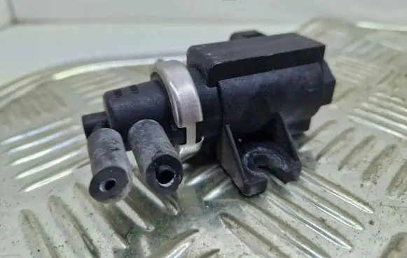 Skoda Fabia Mk1 (6Y) Turbo solenoid valve 1J0906627 72290320