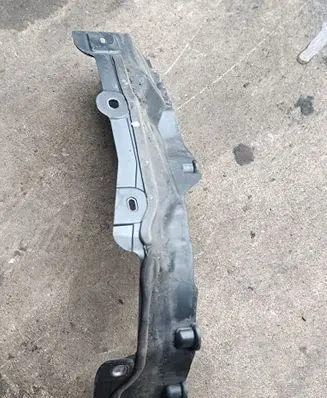 BMW 4 F32 F33 Other engine bay part 51757331242 7331242
