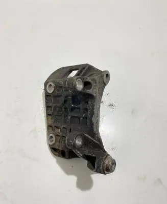 Volkswagen Touareg II Generator/alternator bracket 059903143AJ