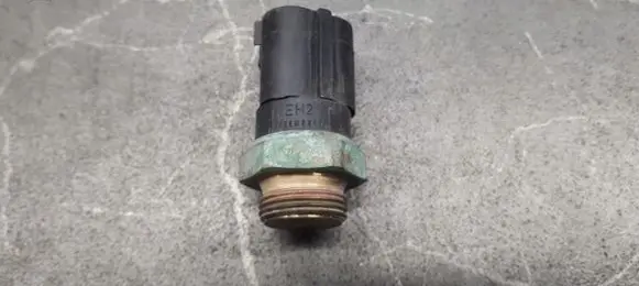 Volkswagen Golf IV Coolant temperature sensor 1J0959481A