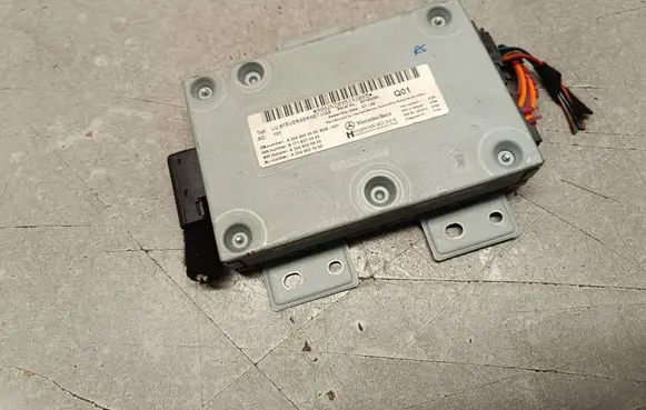 Mercedes-Benz E W212 Head unit multimedia control A2049000300 A2049021000