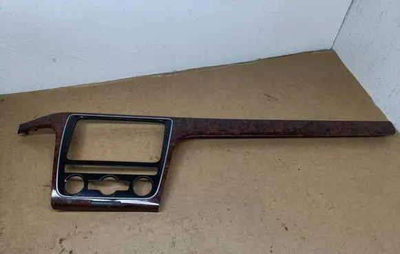 Radio/GPS head unit trim
