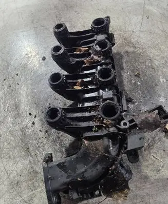 Peugeot 307 Intake manifold 9653808680