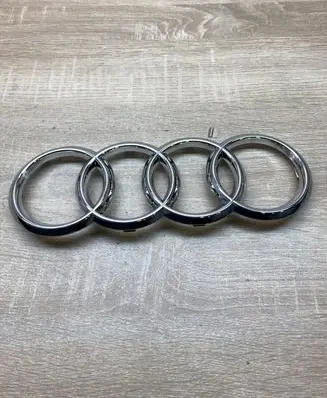 Audi A5 8T 8F Manufacturer badge logo/emblem 8T0853605