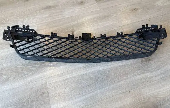 Mercedes-Benz C W204 Front bumper lower grill A2048851324 2048851324