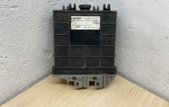 Audi A6 S6 C4 4A Engine control unit/module 039906024A 5WP4144 24493010
