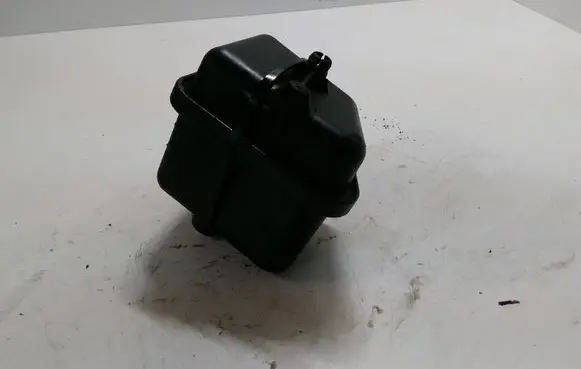 Volkswagen PASSAT B6 Vacuum air tank 03G129808