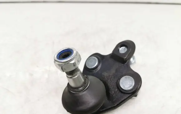 Toyota Corolla Verso E121 Front ball joint 9040066