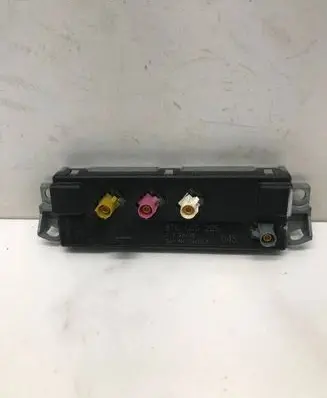 Audi A5 8T 8F Antenna control unit 8T0035225