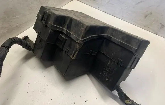 Mitsubishi Outlander Fuse module 6R8T142900UE