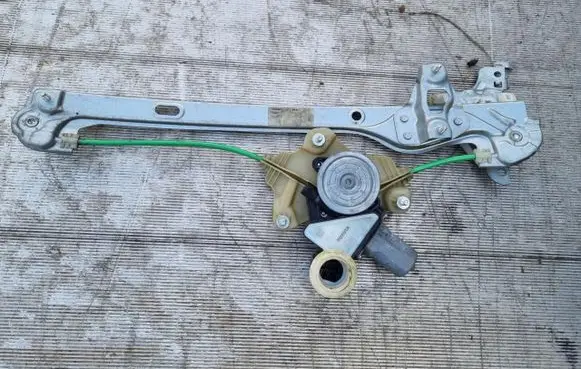 Toyota Corolla E210 E21 Front door window regulator with motor 8570102090 ITA