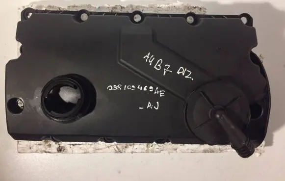 Volkswagen PASSAT B5.5 Rocker cam cover 038103469AE