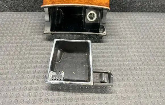 Mercedes-Benz E W211 Car ashtray A2118101330