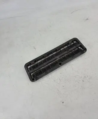 BMW 5 E34 Quarter panel pressure vent 64228151887