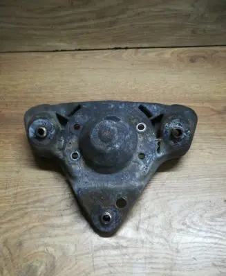 Volkswagen PASSAT B5.5 Coil spring mount 8D0412383E