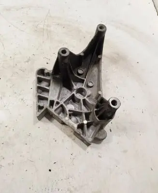 Volkswagen Golf V Engine mounting bracket 03g199207a