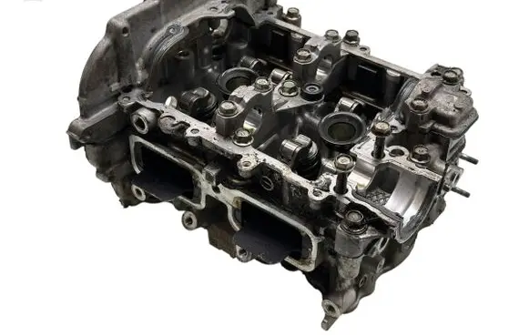 Subaru Forester SK Engine head B53540656 C3903304 R1160