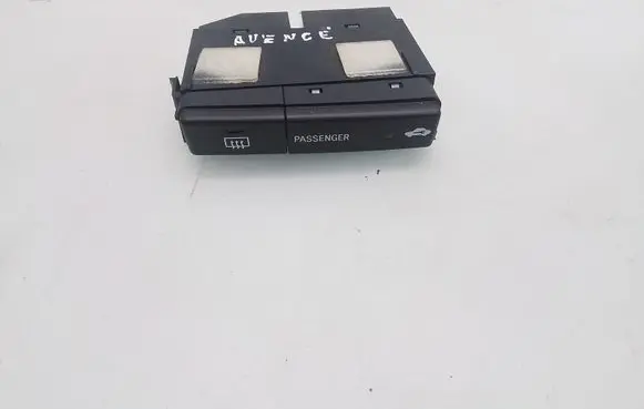 Toyota Avensis T250 Windscreen/window heater switch 8479005130C
