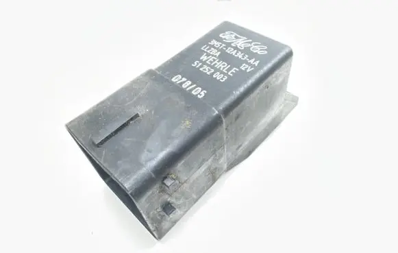 Ford Fiesta Glow plug pre-heat relay 3M5T12A343AA 51252003 LL7BA