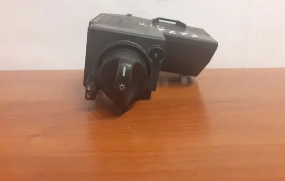 Mercedes-Benz E W210 Light switch 2105450104 5272
