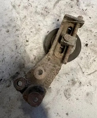 Mitsubishi L200 Generator/alternator belt tensioner