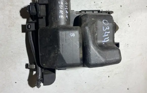 Nissan Juke I F15 Air filter box cover 70390904
