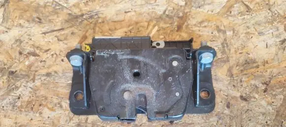 Loading door lock