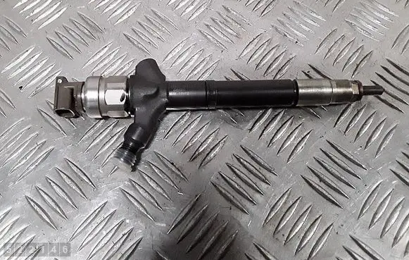 Toyota Corolla Verso E121 Fuel injector 236700R170