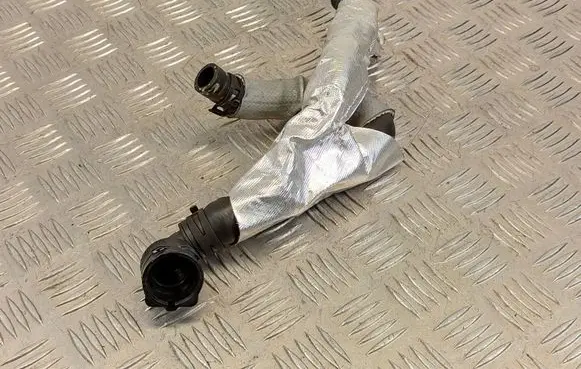 Volkswagen Polo VI Coolant pipe/hose 5Q0122291H