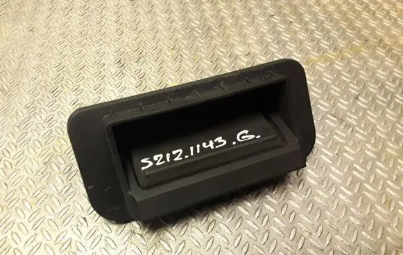 Mercedes-Benz E W212 Tailgate/boot open switch button 2127501593 A2127501593