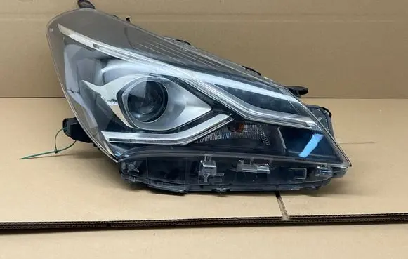 Toyota Yaris Headlight/headlamp 0D1970D198 0D1990D200