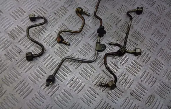 Renault Espace IV Fuel injector supply line/pipe 