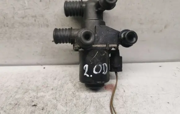 BMW 5 E60 E61 Coolant heater control valve 6411692022602